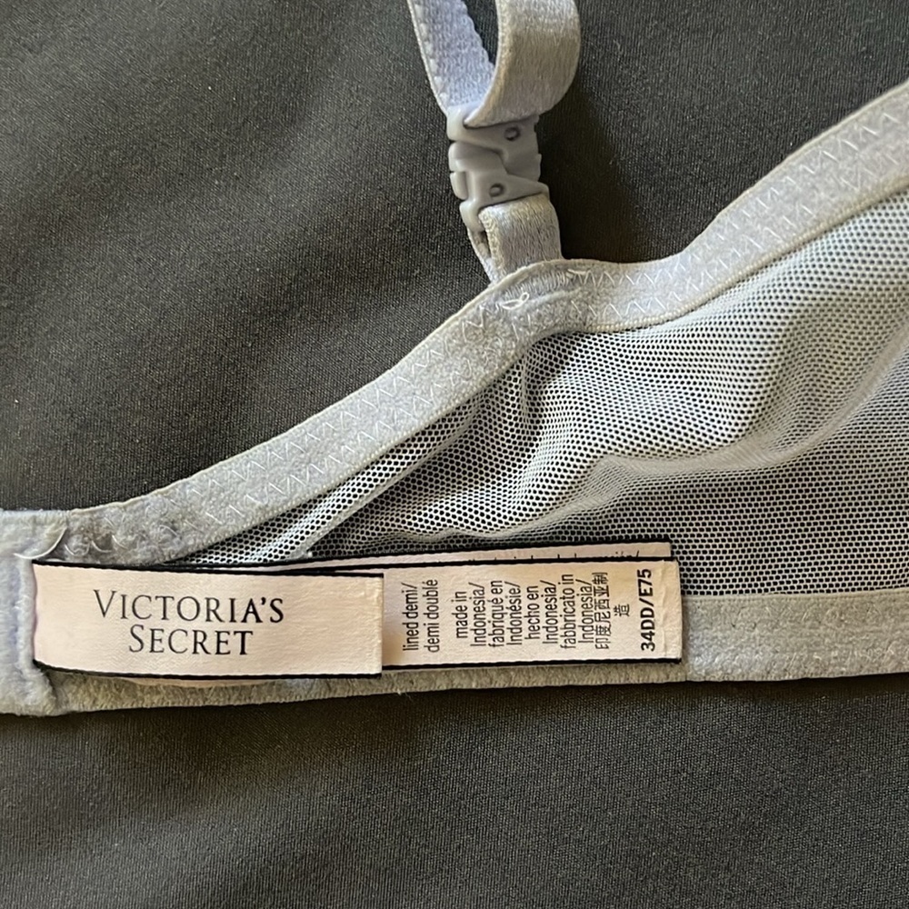 VS Bra - Picture 4 of 4